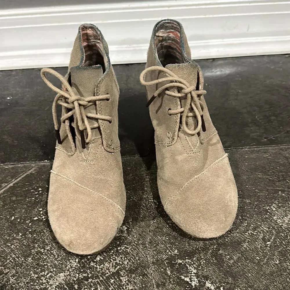 Toms Desert Wedge Suede Booties 7